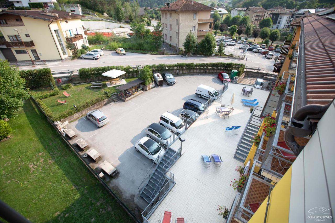 Hotel Posta Comano Terme Exterior photo